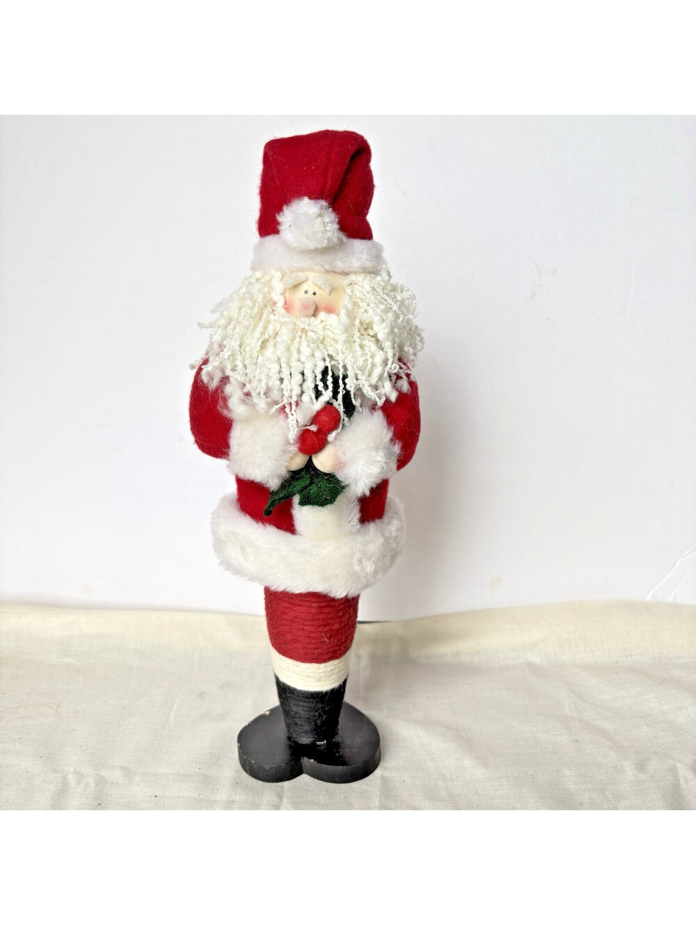 Santa Claus Felt Figurine Novelty Christmas Holiday Vintage Wood Heart Base